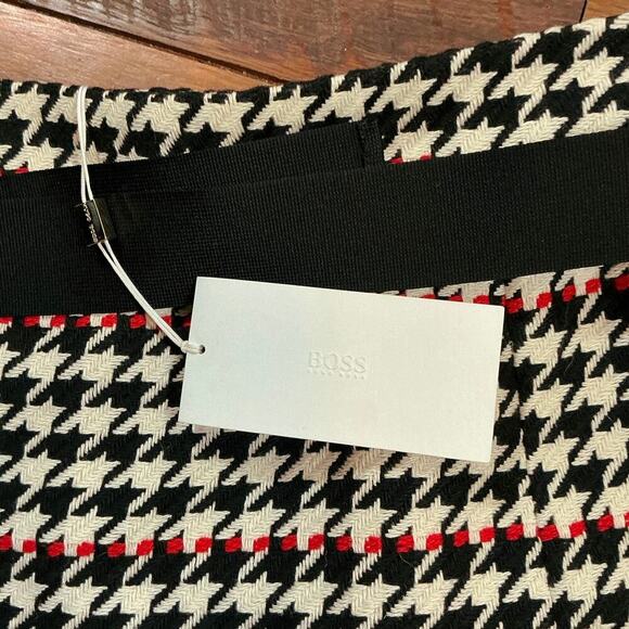 Hugo Boss Vulnona Houndstooth Skirt with Belt NWT Size 12 Black/White/Red - Picture 3 of 9